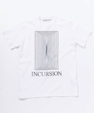 JOHN LAWRENCE SULLIVAN グラフィックプリントTEE INCURSION