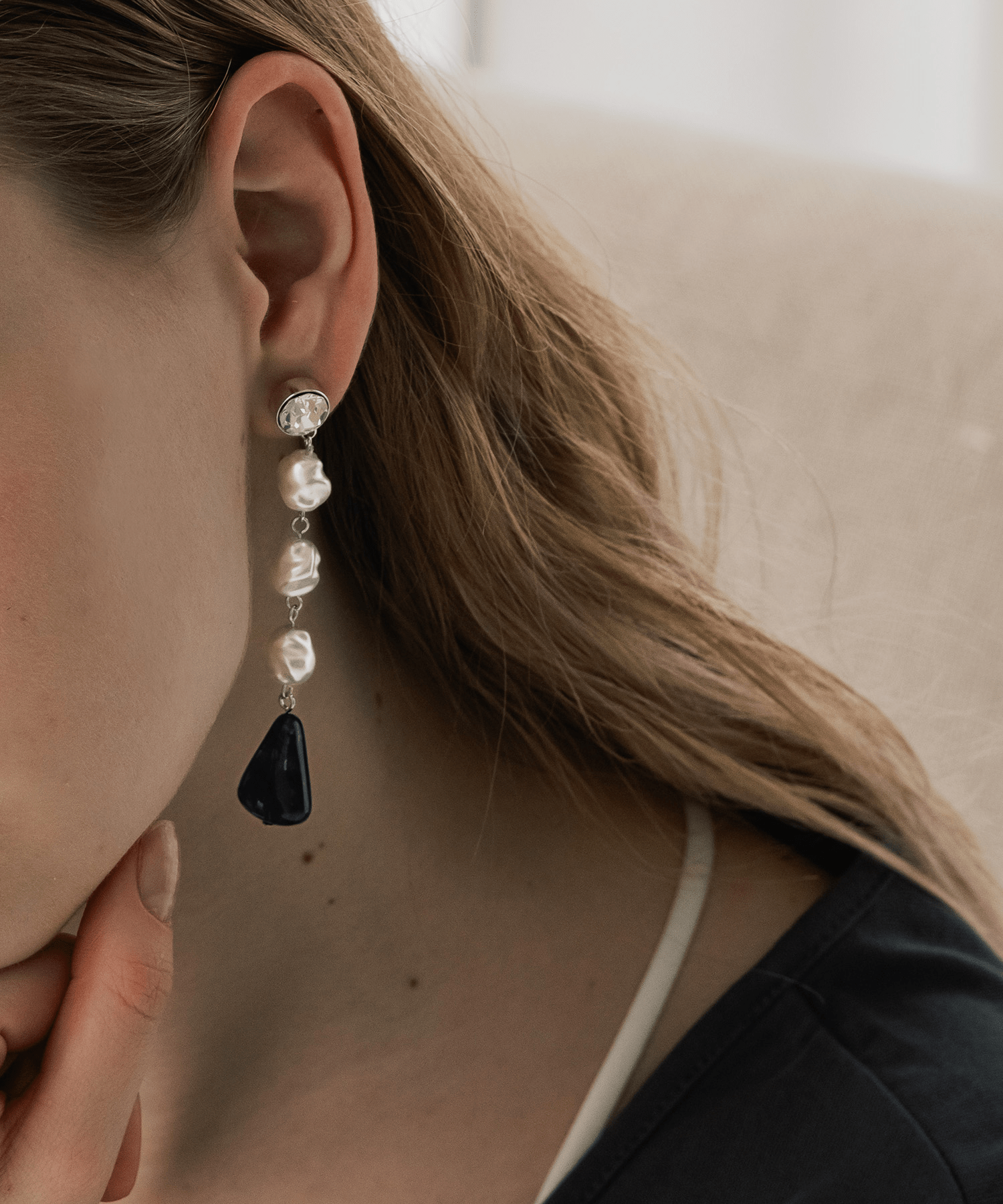 VATSURICA 〈L-1132P1〉アクリル パール ロングピアス