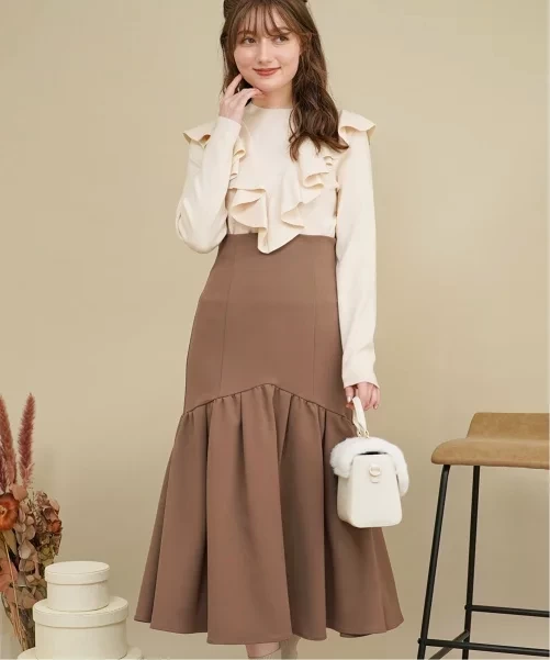 Noela ラッフルフリルニット