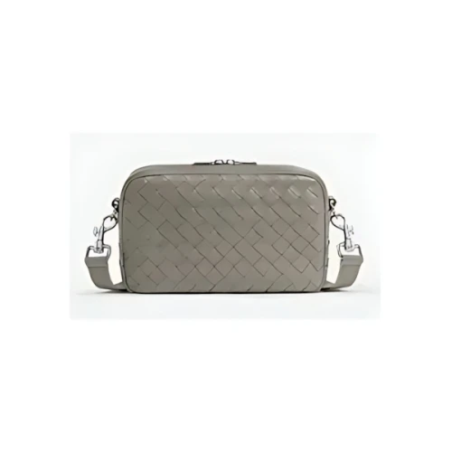 BOTTEGA VENETA スモール イントレチャート カメラバッグ