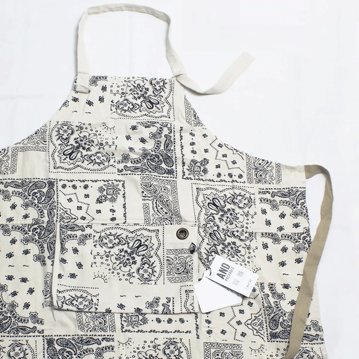 AND PACKABLE PRINT WASH APRON