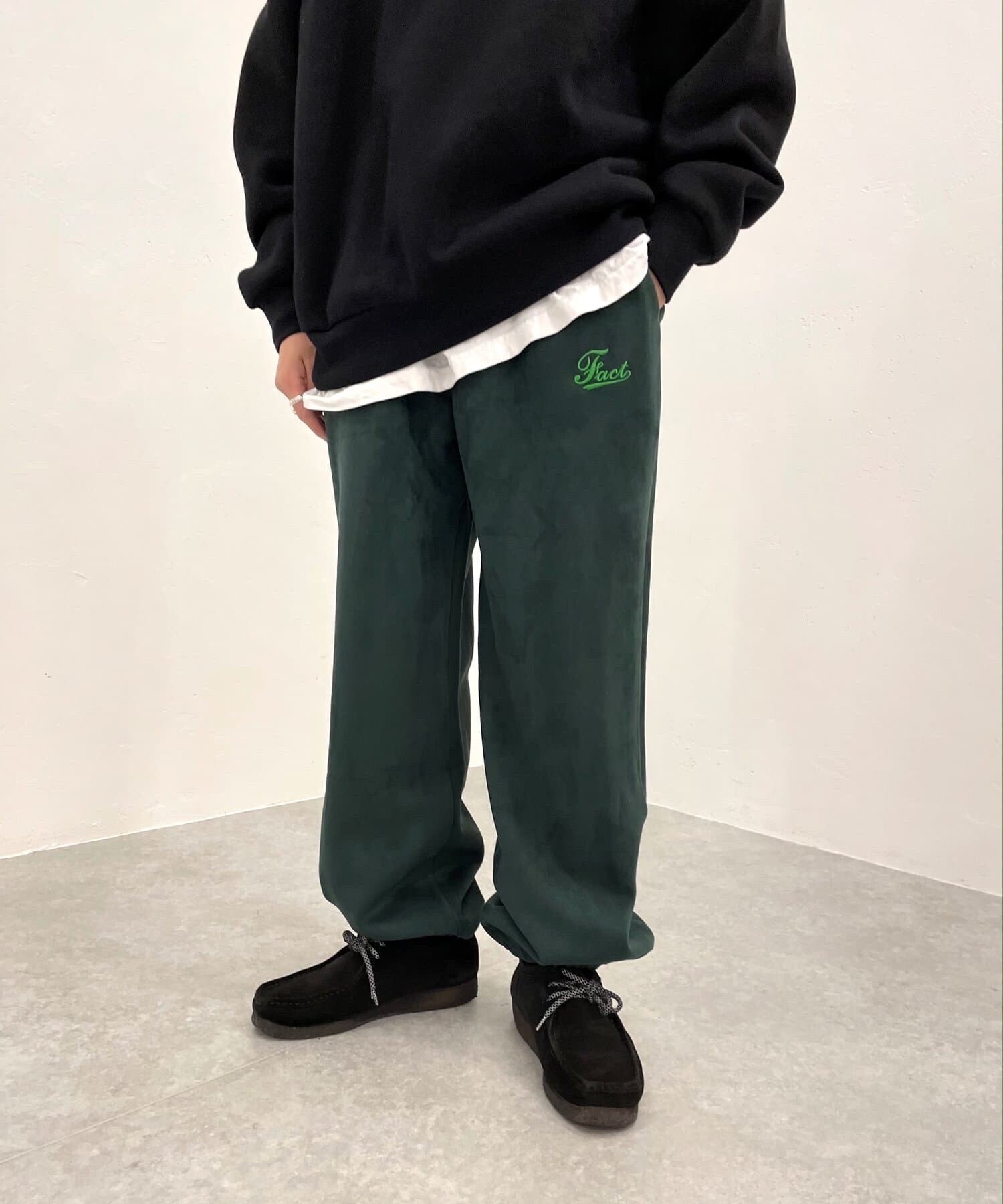WHO’S WHO gallery COOPER FACTスエードポンチパンツ