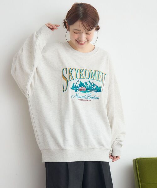 RETRO GIRL ロゴ刺繍BIGトレーナー