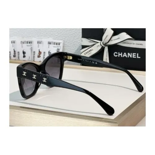 CHANEL CCロゴ キャッツアイ サングラス