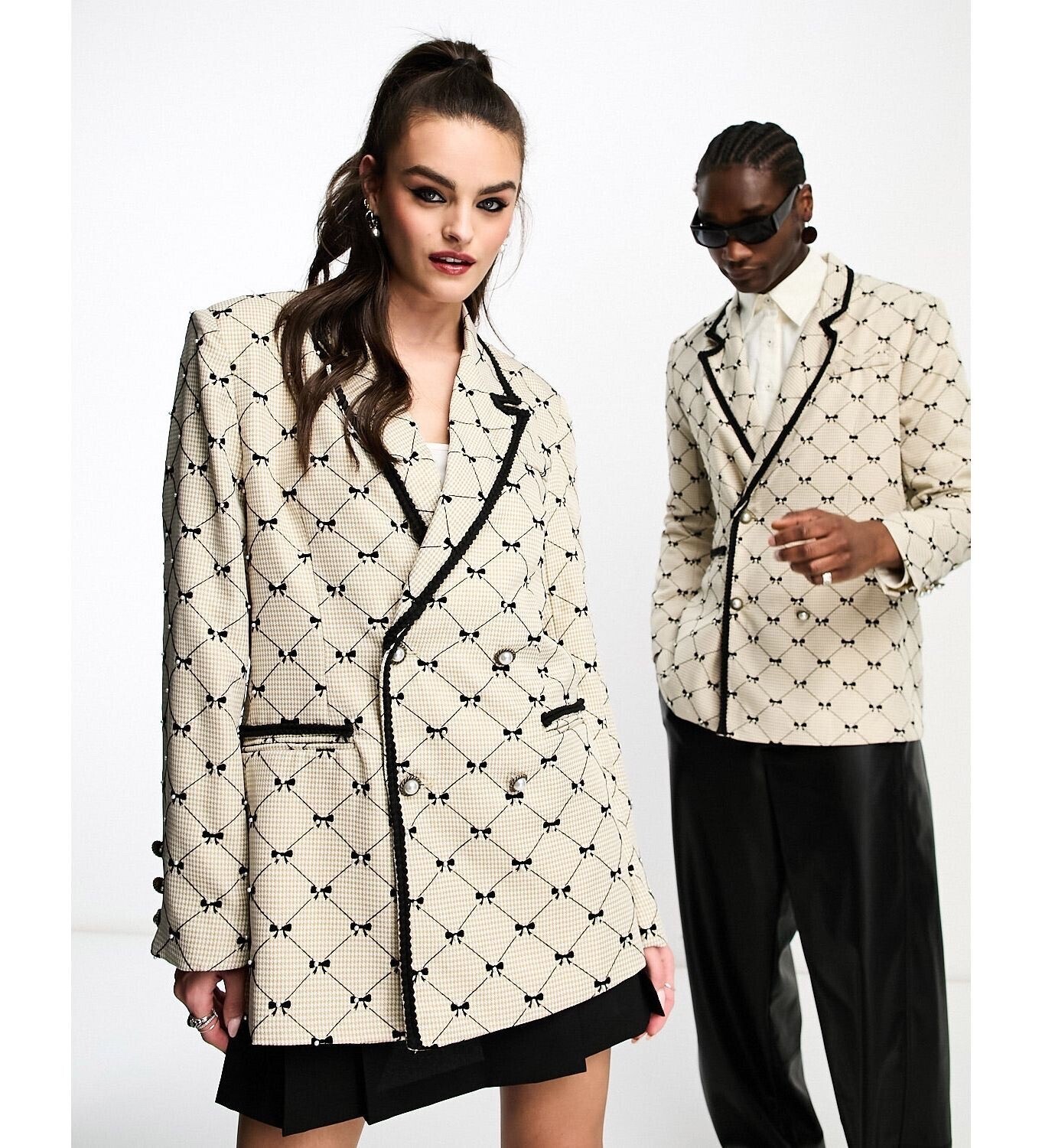 sister jane シスター ジェーン パール エンベリッシュド ボウ プリント ブレザー in タン