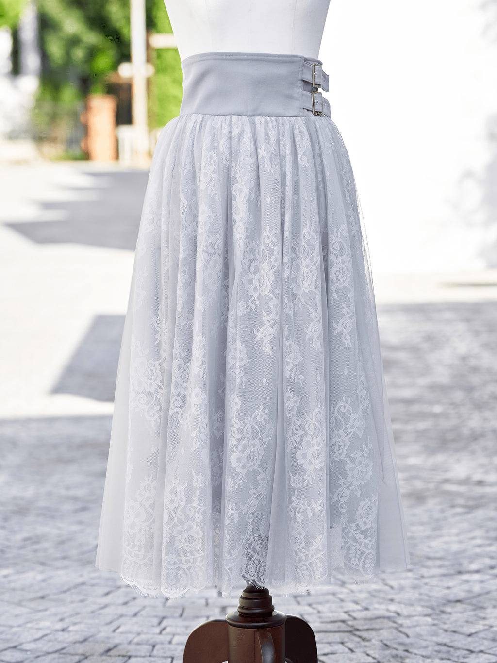 EmiriaWiz Double buckle volume tulle skirt