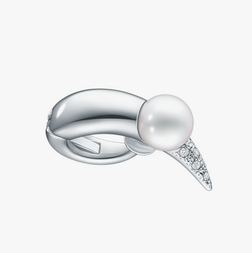 TASAKI デインジャー ホーン プラス ダイヤモンド パヴェ イヤーカフ