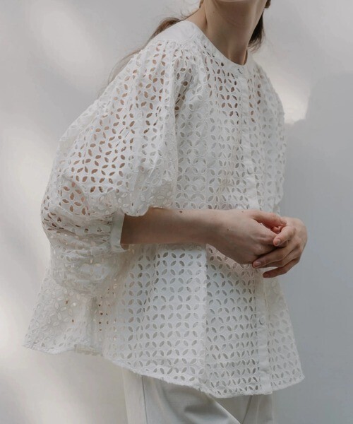 willfully cutwork lace dolman BL