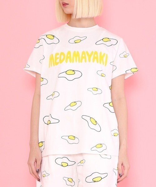 PUNYUS 目玉焼き総柄Ｔシャツ(MEDAMAYAKI)