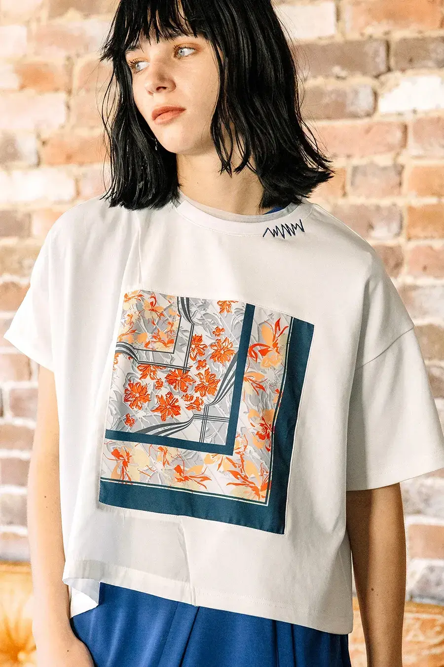 AULA AILA SCARF PRINT T-SHIRT