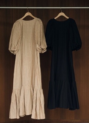 Uhr Puff Sleeve Back Open Dress