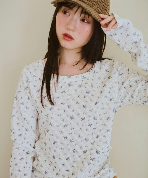 common gull products. 小さなお花畑のワッフルロンTEE