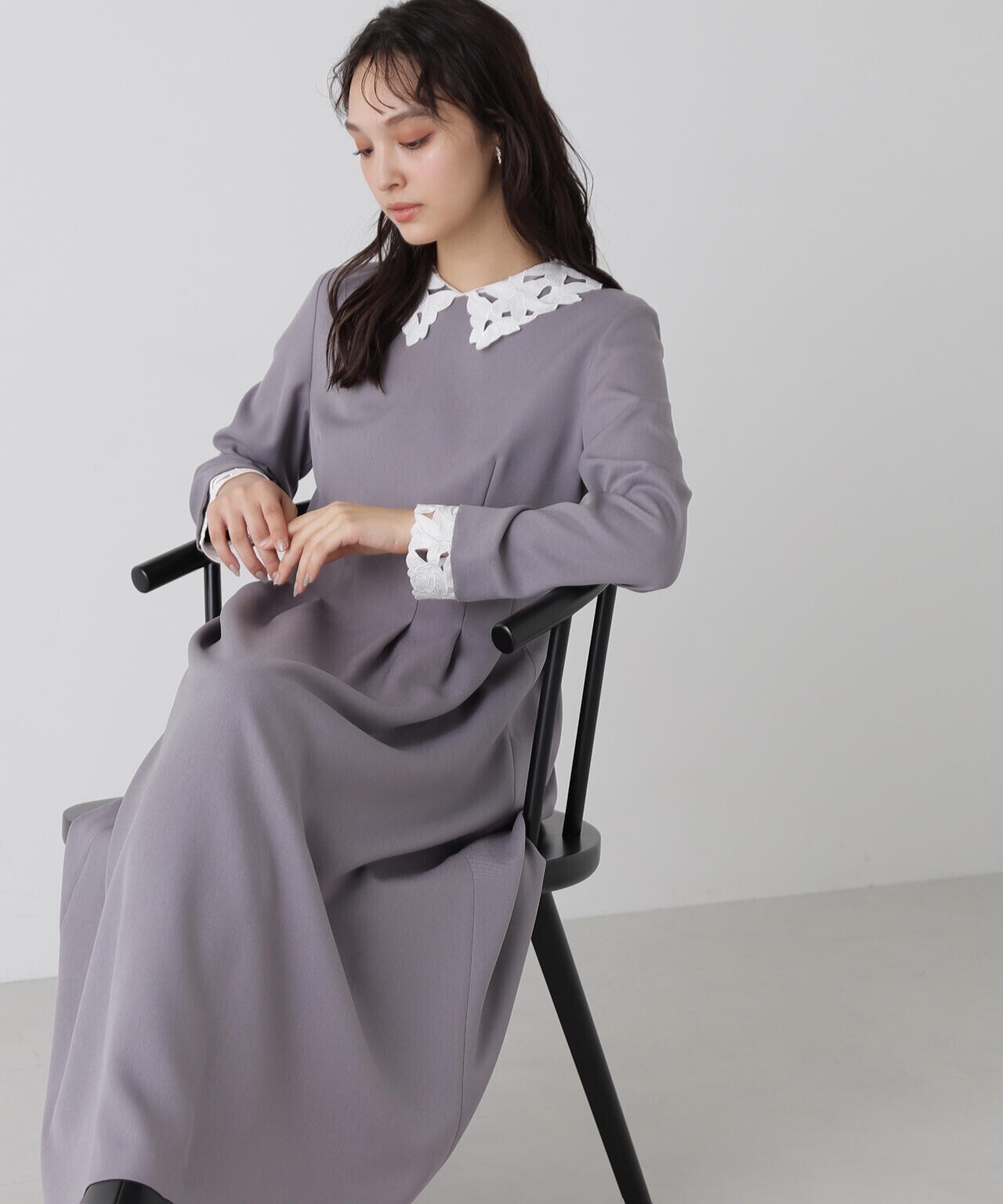 NATURAL BEAUTY BASIC エンブロイダリーカラーワンピース